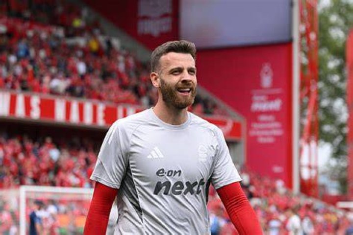 Angus Gunn Net Worth