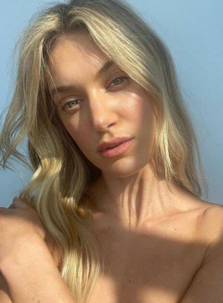 Caroline Lowe Net Worth
