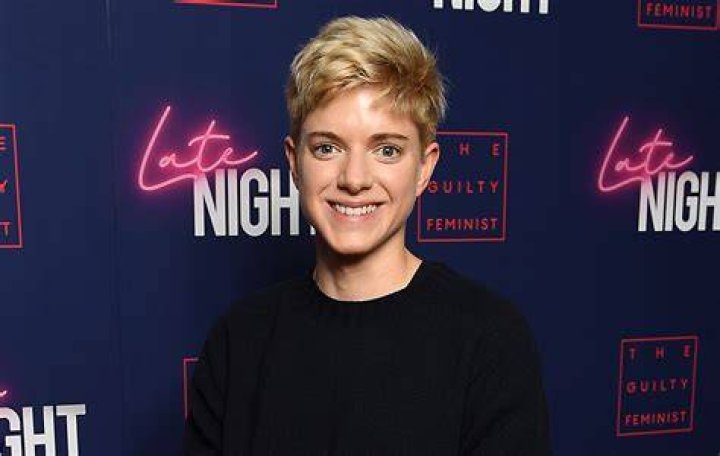 Is Mae Martin transgender?