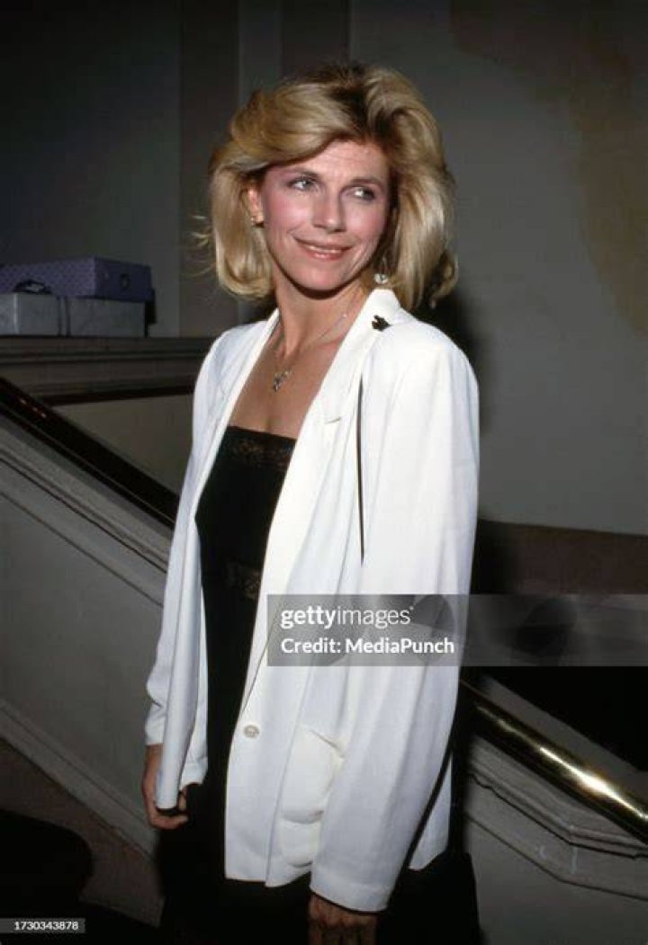 Jennifer Warren