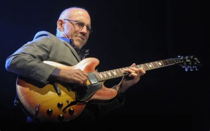 Larry Carlton Net Worth