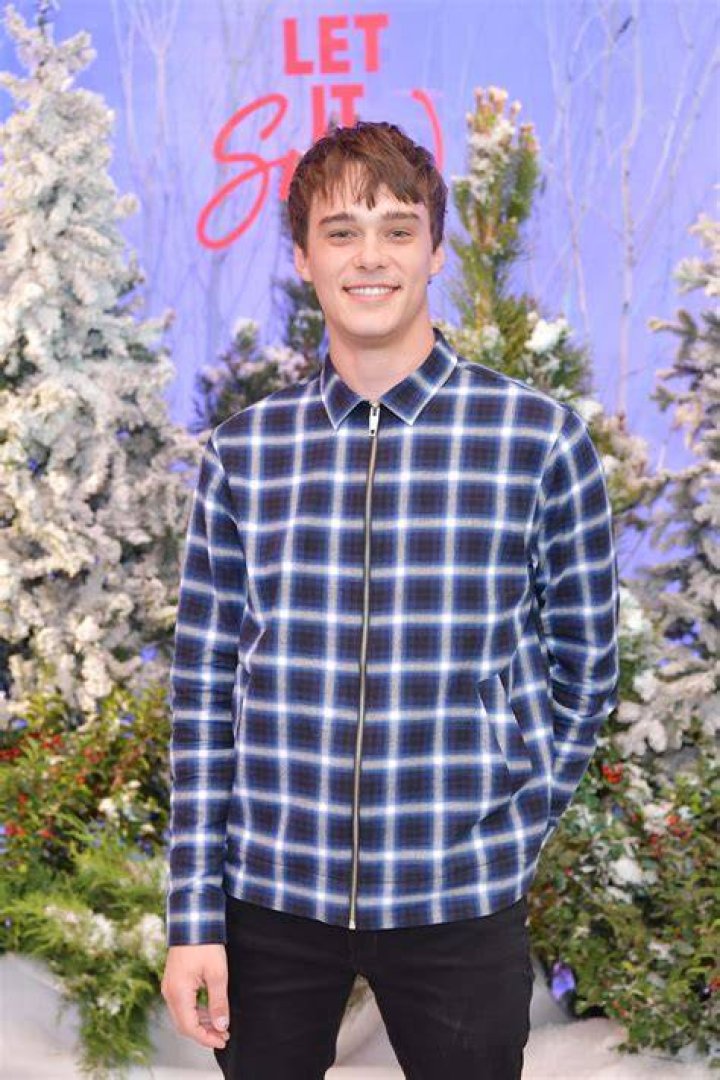 Mitchell Hope Net Worth