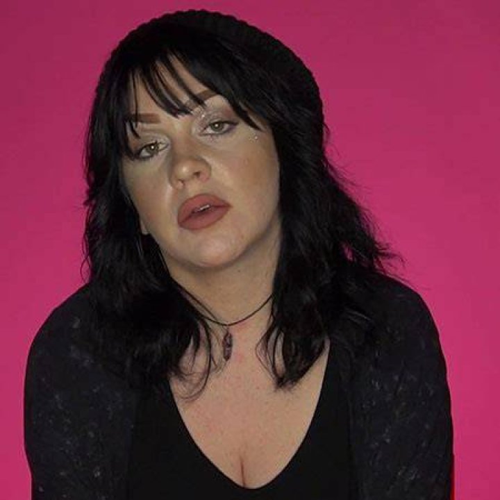 Nikki Simpson Net Worth