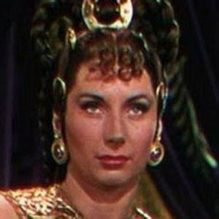 Patricia Laffan Net Worth