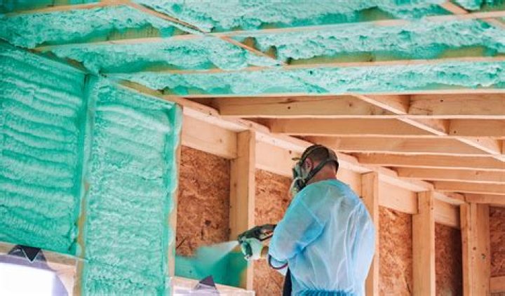What colors does spray foam insulation come in?